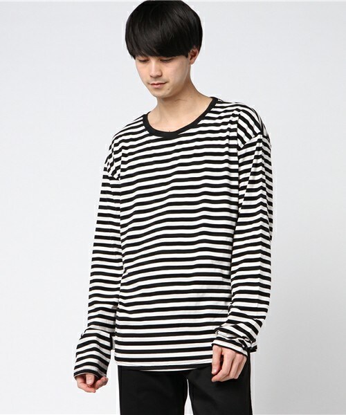 CASPER JOHN AIVER（キャスパージョンアイバー）の「CASPER JOHN AIVER　スーパーロングアームボーダーロンT（Tシャツ/カットソー・メンズ・ホワイト×ブラック/ブラック×レッド/ブラック×ブルー・MEDIUM/LARGE）」の4枚目の写真