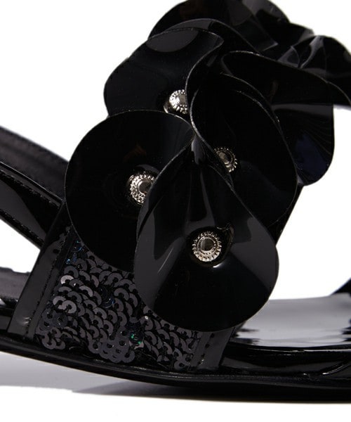 TOGA PULLA ブラックフラットサンダル TOGA PULLA(トーガプルラ) FLATFORMS ウエスタン ベルト