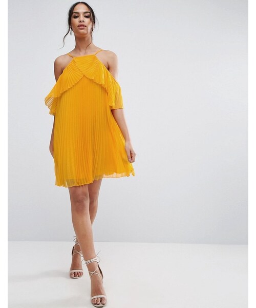 asos（エイソス）の「ASOS Double Layer Cold Shoulder Pleated Mini Dress（ワンピース・レディース・Yellow・US 8/US 12/US 10/US 14/US 0/US 4/US 6/US 2）」の3枚目の写真