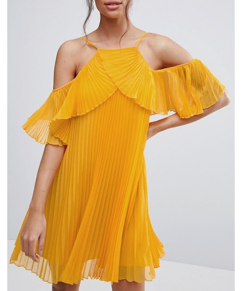 asos（エイソス）の「ASOS Double Layer Cold Shoulder Pleated Mini Dress（ワンピース・レディース・Yellow・US 8/US 12/US 10/US 14/US 0/US 4/US 6/US 2）」の4枚目の写真