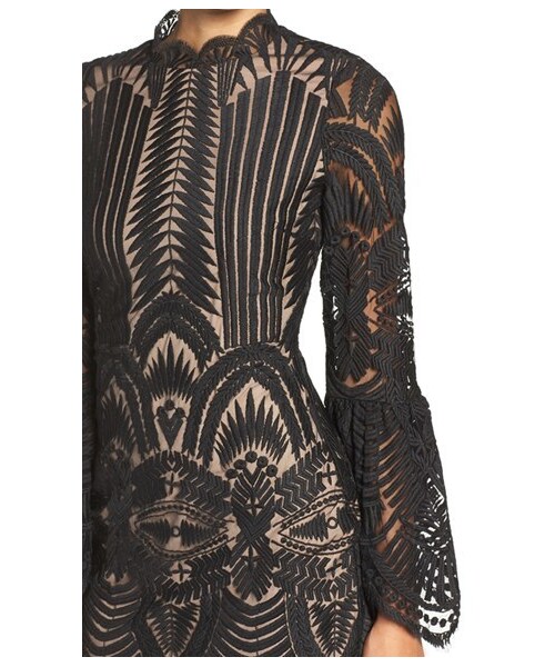 Bardot（バルドー）の「Women's Bardot 'Emmie' Bell Sleeve Lace Sheath Dress（ワンピース・レディース・Black・Large）」の2枚目の写真