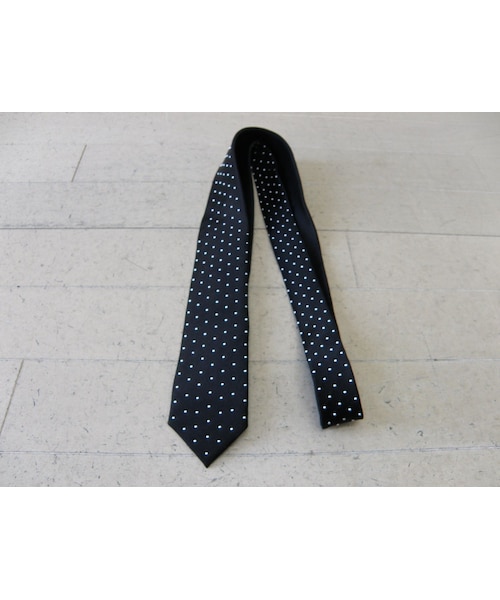 ato（アトウ）の「ato ネクタイ(スタッズ・シルバー)（ネクタイ）」 - WEAR