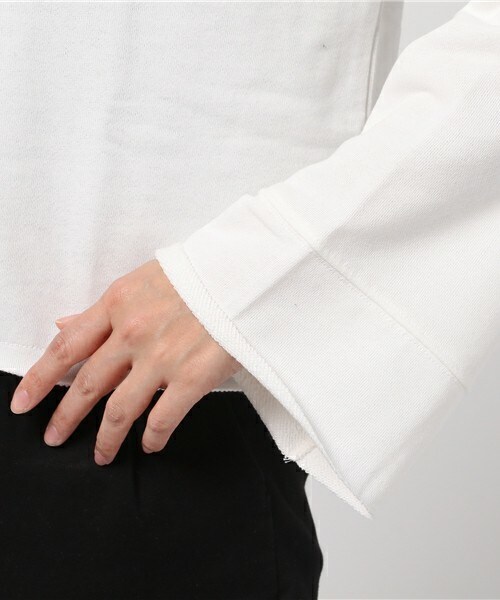 archives（アルシーヴ）の「Ｖネックショート丈プルオーバー（Tシャツ/カットソー・レディース・オフホワイト/ブラック/ピンク系その他・MEDIUM）」の8枚目の写真