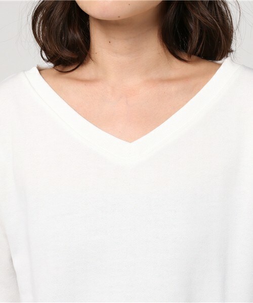 archives（アルシーヴ）の「Ｖネックショート丈プルオーバー（Tシャツ/カットソー・レディース・オフホワイト/ブラック/ピンク系その他・MEDIUM）」の7枚目の写真