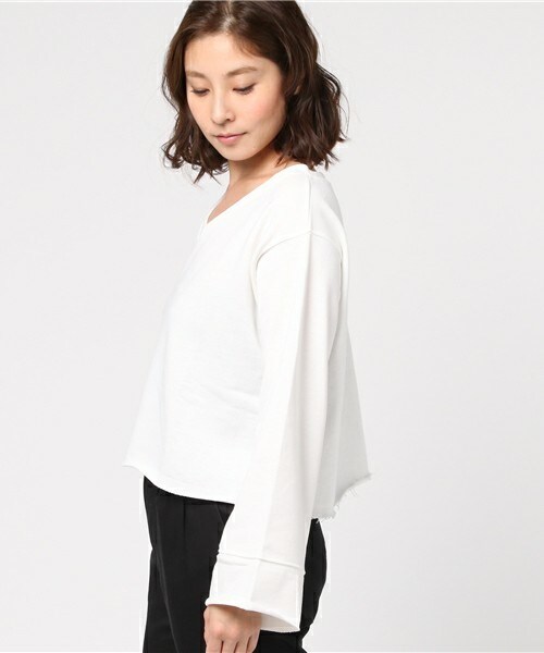 archives（アルシーヴ）の「Ｖネックショート丈プルオーバー（Tシャツ/カットソー・レディース・オフホワイト/ブラック/ピンク系その他・MEDIUM）」の5枚目の写真