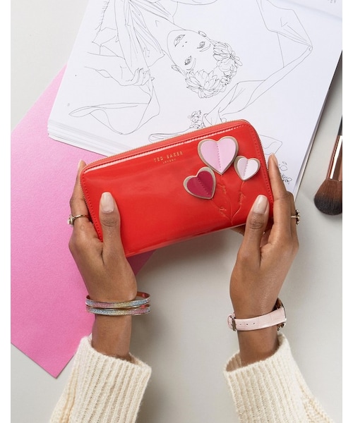 Ted Baker(テッドベーカー)の「Ted Baker Zip Around Heart Matinee Wallet(財布・レディース・Orange・One Size)」の3枚目の写真