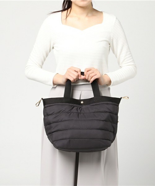 INTERPLANET（インタープラネット）の「バイカラーナイロントート（トートバッグ・レディース・ブラック/ベージュ/カーキ・フリー）」の2枚目の写真