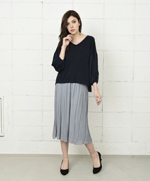 INTERPLANET（インタープラネット）の「綿ﾚｰﾖﾝﾌﾟﾘｰﾂ切り替えPO（ニット/セーター・レディース・ライトベージュ/ネイビー/ピンクベージュ・FREE）」の2枚目の写真