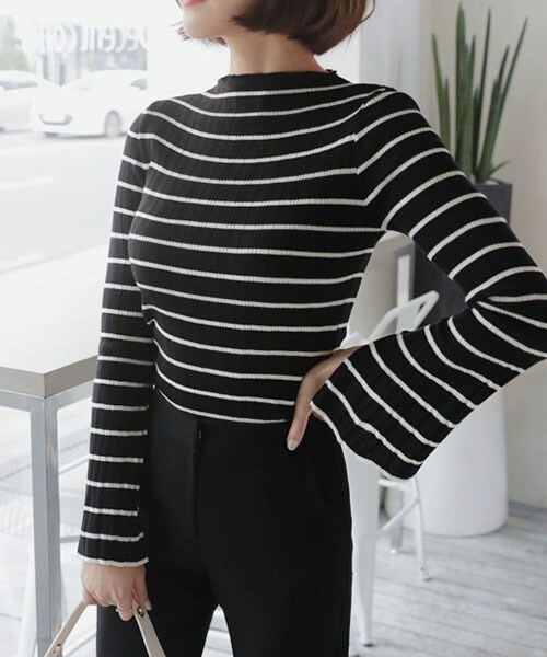 DHOLIC（ディーホリック）の「スリットスリーブモノトーンボーダーニットTシャツ（Tシャツ/カットソー・レディース・FREE）」の2枚目の写真