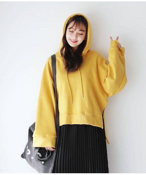 DHOLIC(ディーホリック)の「ラグランスリーブスリットヘムフードプルオーバー(パーカー・レディース・FREE)」の1枚目の写真