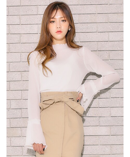 KORMARCH(コマチ)の「ベルスリーブフリルポイントTシャツ(Tシャツ/カットソー・レディース・FREEサイズ)」の1枚目の写真