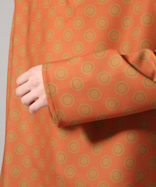 HARE(ハレ)の「アートコモンガラプルオーバー(トップス・ブラック/オレンジ)」の11枚目の写真