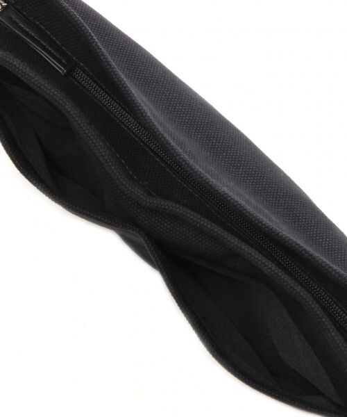 RAGEBLUE（レイジブルー）の「＜2WAY仕様＞キャンバスサコッシュ/クラッチ（バッグ・オフホワイト/ブラック）」の5枚目の写真