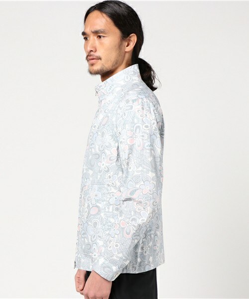 MEN'S BIGI（メンズビギ）の「ヴィンテージ フラワープリントジャケット【VINTAGE ARCHIVES】（ブルゾン・メンズ・ベージュ/トリコロール・SS/S/M/L）」の3枚目の写真