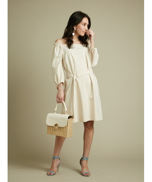 MERCURYDUO（マーキュリーデュオ）の「サッシュベルト付オフショルダーワンピース（ワンピース/ドレス・レディース・アイボリー/ベビーピンク/ミントグリーン・F）」の10枚目の写真