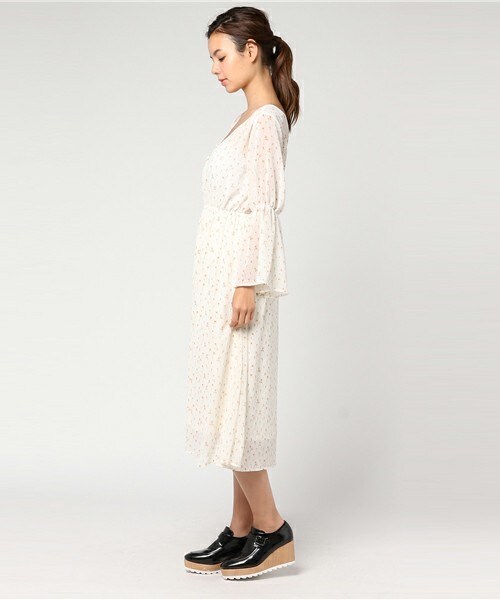 archives（アルシーヴ）の「花柄シアーワンピース（ワンピース・レディース・オフホワイト/ブラック/ネイビー・MEDIUM）」の5枚目の写真