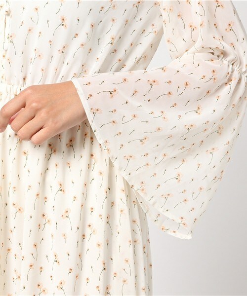 archives（アルシーヴ）の「花柄シアーワンピース（ワンピース・レディース・オフホワイト/ブラック/ネイビー・MEDIUM）」の8枚目の写真