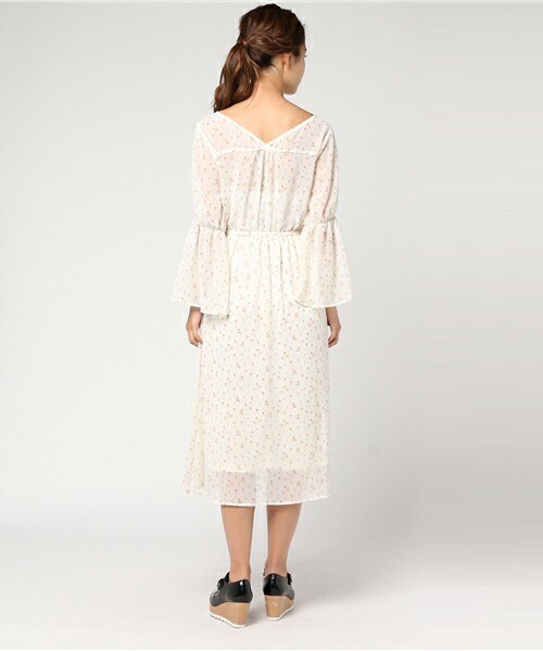 archives（アルシーヴ）の「花柄シアーワンピース（ワンピース・レディース・オフホワイト/ブラック/ネイビー・MEDIUM）」の6枚目の写真