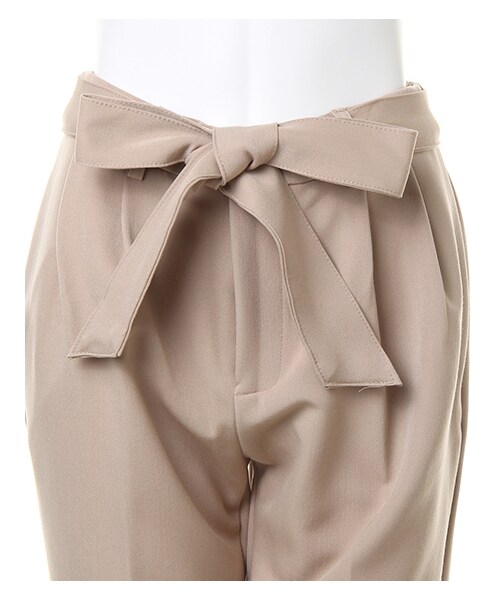 INGNI(イング)の「【春の新作】サッシュ付きテーパード/パンツ(パンツ・レディース・オフホワイト/グレージュ/クロ/ピンク/ベージュ・M)」の3枚目の写真