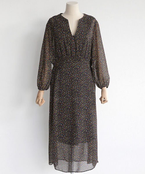 DHOLIC（ディーホリック）の「Vネックフラワーパターンシフォンワンピース（ワンピース・レディース・FREE）」の2枚目の写真