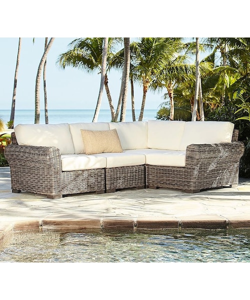 Pottery Barn（ポッタリーバーン）の「Huntington AllWeather Wicker RollArm