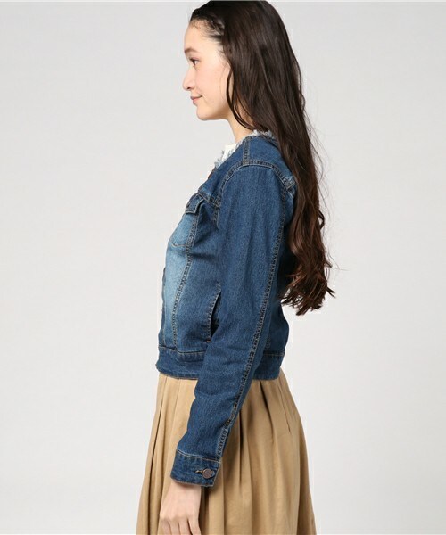 actuel（アクチュエル）の「【ＯandI】ノーカラーデニムＪＫ（デニムジャケット・レディース・ライトブルー/ダークブルー・FREE）」の4枚目の写真