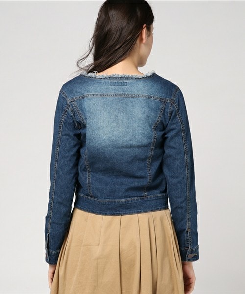 actuel（アクチュエル）の「【ＯandI】ノーカラーデニムＪＫ（デニムジャケット・レディース・ライトブルー/ダークブルー・FREE）」の5枚目の写真