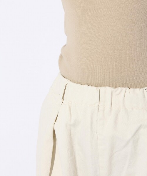 niko and...（ニコアンド）の「綿麻甘撚りタックゆるパンツ（パンツ・キャメル/クリーム/カーキ/ネイビー）」の12枚目の写真