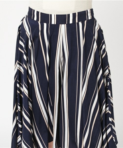 INTERPLANET（インタープラネット）の「ストライプアシメサーキュラーパンツ（その他パンツ・レディース・オフホワイト/ネイビー・FREE）」の6枚目の写真