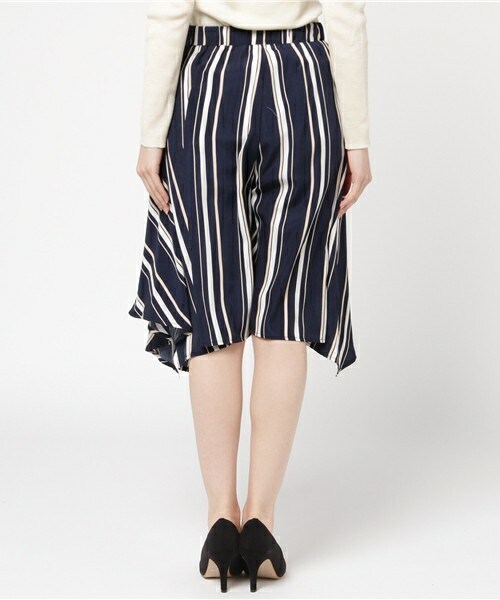 INTERPLANET（インタープラネット）の「ストライプアシメサーキュラーパンツ（その他パンツ・レディース・オフホワイト/ネイビー・FREE）」の5枚目の写真