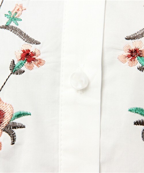 INTERPLANET WINGS（インタープラネットウィング）の「【OP】刺繍×ｺｰﾄﾞﾚｰｽｼｬﾂ（シャツ/ブラウス・レディース・オフホワイト/ネイビー・FREE）」の9枚目の写真