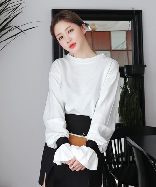 DHOLIC(ディーホリック)の「バックルストラップロングスリーブTシャツ(Tシャツ/カットソー・レディース・FREE)」の1枚目の写真