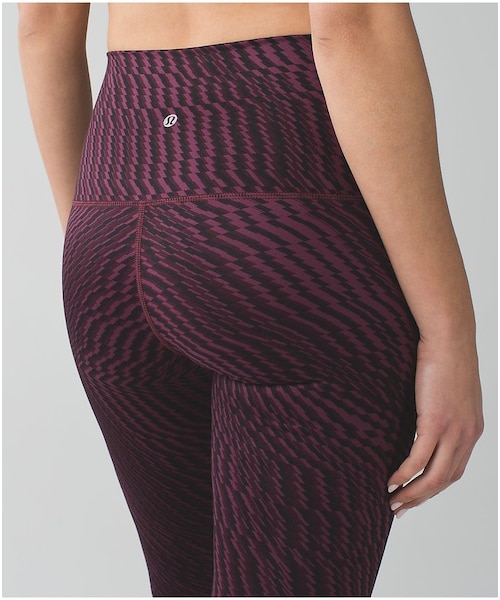 Lululemon Athletica（ルルレモンアスレティカ）の「Wunder Under Pant (Hi-Rise) *Full-On Luon（その他パンツ・レディース・black/shifted horizon red grape black/static blossom multi・2/4/6/8/10/12）」の6枚目の写真