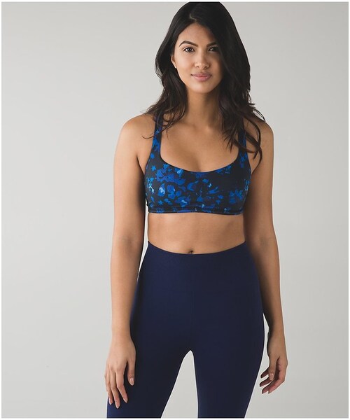 Lululemon Athletica(ルルレモンアスレティカ)の「Free To Be Bra(ブラ&ショーツ・レディース・black/white/raspberry/lullaby/sea mist/boom juice/narrow bold stripe black angel wing/gra/clouded dreams multi/white/pigment wind white multi/white/flashback static caspian blue jewelled/poppy petals dark slate black/black/dandy digie porcelaine black/porcelaine/blue denim・2/4/6/8/10/12)」の8枚目の写真