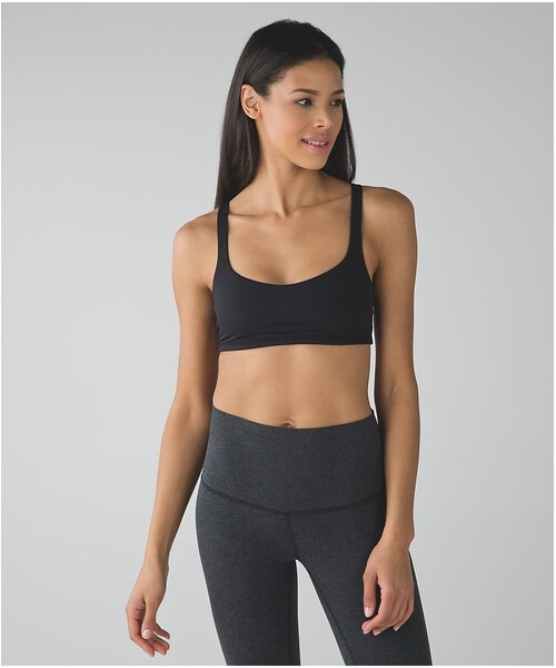 Lululemon Athletica(ルルレモンアスレティカ)の「Free To Be Bra(ブラ&ショーツ・レディース・black/white/raspberry/lullaby/sea mist/boom juice/narrow bold stripe black angel wing/gra/clouded dreams multi/white/pigment wind white multi/white/flashback static caspian blue jewelled/poppy petals dark slate black/black/dandy digie porcelaine black/porcelaine/blue denim・2/4/6/8/10/12)」の1枚目の写真