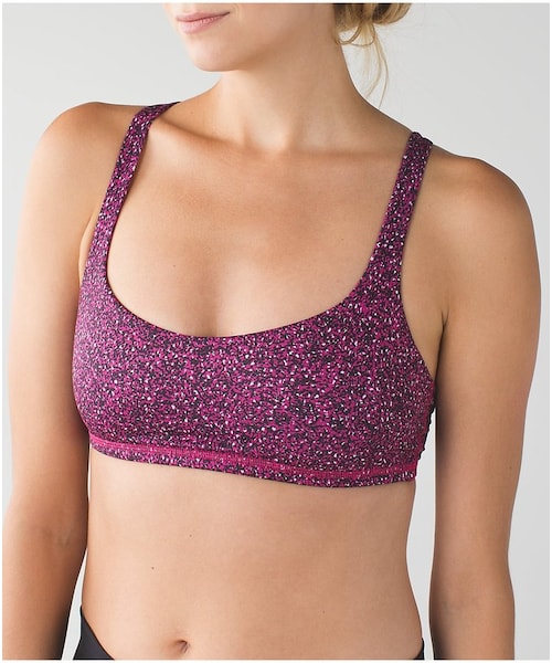 Lululemon Athletica(ルルレモンアスレティカ)の「Free To Be Bra(ブラ&ショーツ・レディース・black/white/raspberry/lullaby/sea mist/boom juice/narrow bold stripe black angel wing/gra/clouded dreams multi/white/pigment wind white multi/white/flashback static caspian blue jewelled/poppy petals dark slate black/black/dandy digie porcelaine black/porcelaine/blue denim・2/4/6/8/10/12)」の14枚目の写真