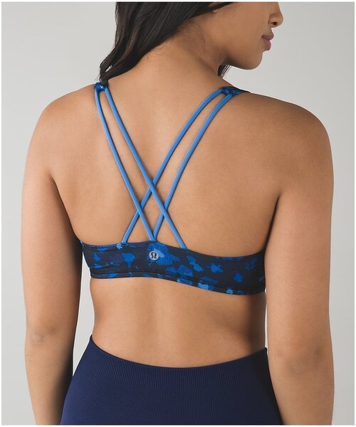 Lululemon Athletica(ルルレモンアスレティカ)の「Free To Be Bra(ブラ&ショーツ・レディース・black/white/raspberry/lullaby/sea mist/boom juice/narrow bold stripe black angel wing/gra/clouded dreams multi/white/pigment wind white multi/white/flashback static caspian blue jewelled/poppy petals dark slate black/black/dandy digie porcelaine black/porcelaine/blue denim・2/4/6/8/10/12)」の21枚目の写真