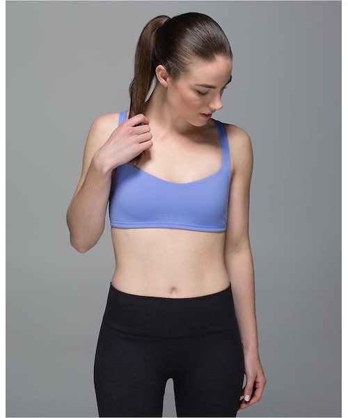 Lululemon Athletica(ルルレモンアスレティカ)の「Free To Be Bra(ブラ&ショーツ・レディース・black/white/raspberry/lullaby/sea mist/boom juice/narrow bold stripe black angel wing/gra/clouded dreams multi/white/pigment wind white multi/white/flashback static caspian blue jewelled/poppy petals dark slate black/black/dandy digie porcelaine black/porcelaine/blue denim・2/4/6/8/10/12)」の10枚目の写真