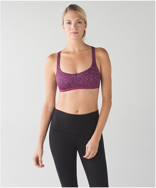 Lululemon Athletica(ルルレモンアスレティカ)の「Free To Be Bra(ブラ&ショーツ・レディース・black/white/raspberry/lullaby/sea mist/boom juice/narrow bold stripe black angel wing/gra/clouded dreams multi/white/pigment wind white multi/white/flashback static caspian blue jewelled/poppy petals dark slate black/black/dandy digie porcelaine black/porcelaine/blue denim・2/4/6/8/10/12)」の11枚目の写真