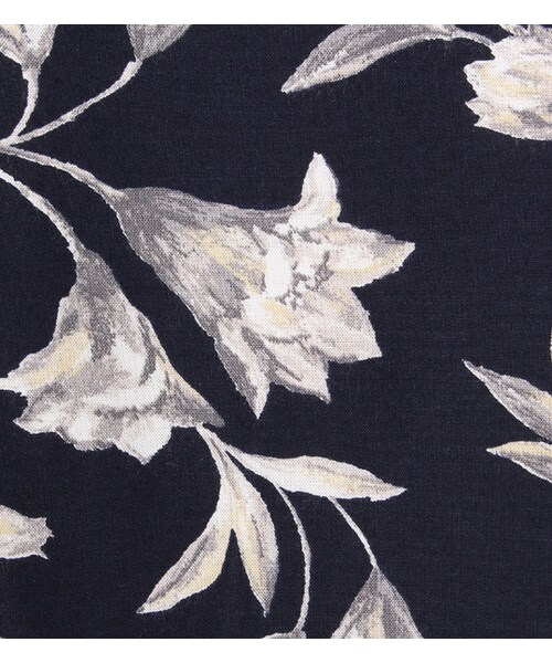 laboratory work(ラボラトリーワーク)の「ユリ柄フリルブラウス(トップス・レディース・オフホワイト系/ネイビー系・M)」の10枚目の写真