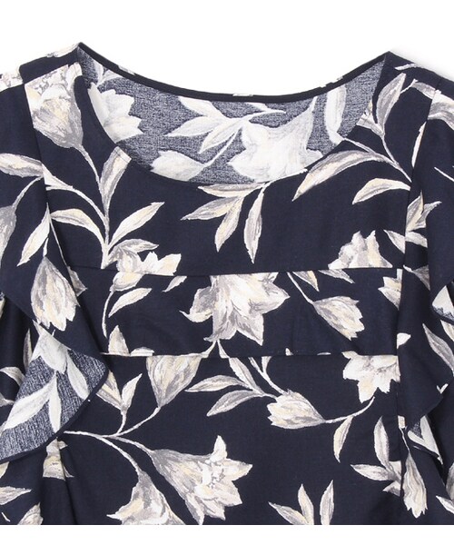 laboratory work(ラボラトリーワーク)の「ユリ柄フリルブラウス(トップス・レディース・オフホワイト系/ネイビー系・M)」の4枚目の写真