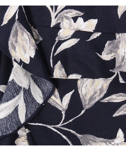 laboratory work(ラボラトリーワーク)の「ユリ柄フリルブラウス(トップス・レディース・オフホワイト系/ネイビー系・M)」の7枚目の写真