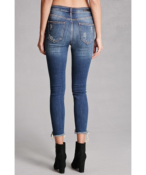 FOREVER 21（フォーエバー トゥエンティーワン）の「FOREVER 21+ Distressed Mid-Rise Jeans（デニムパンツ・レディース・Blue・7/9/11/13）」の5枚目の写真