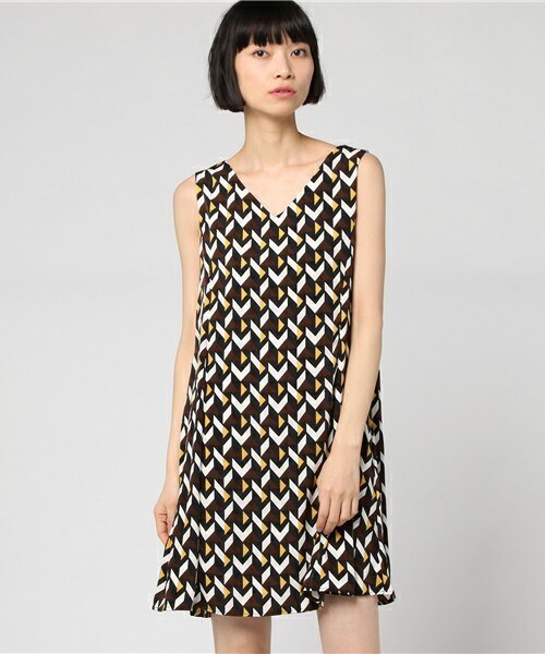 archives（アルシーヴ）の「幾何学柄Ａラインワンピース（ワンピース・レディース・ブラック/ネイビー・MEDIUM）」の2枚目の写真