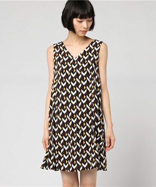 archives（アルシーヴ）の「幾何学柄Ａラインワンピース（ワンピース・レディース・ブラック/ネイビー・MEDIUM）」の3枚目の写真