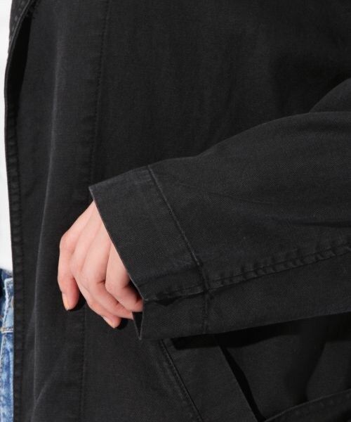 niko and...（ニコアンド）の「綿テンセルマキシトレンチコート（ジャケット/アウター・ブラック/キャメル）」の7枚目の写真
