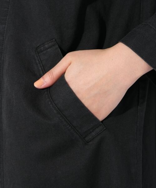 niko and...（ニコアンド）の「綿テンセルマキシトレンチコート（ジャケット/アウター・ブラック/キャメル）」の8枚目の写真