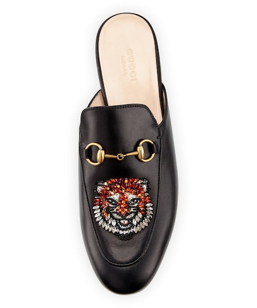 GUCCI（グッチ）の「Gucci Princetown Sword & Tiger Horsebit Mule, Black（サンダル・レディース・Black・6.5B / 36.5EU/6B / 36EU/9B / 39EU/8B / 38EU/7.5B / 37.5EU/9.5B / 39.5EU/5B / 35EU/12B / 42EU/8.5B / 38.5EU/7B / 37EU/5.5B / 35.5EU/11B / 41EU/10B / 40EU/10.5B / 40.5EU）」の4枚目の写真