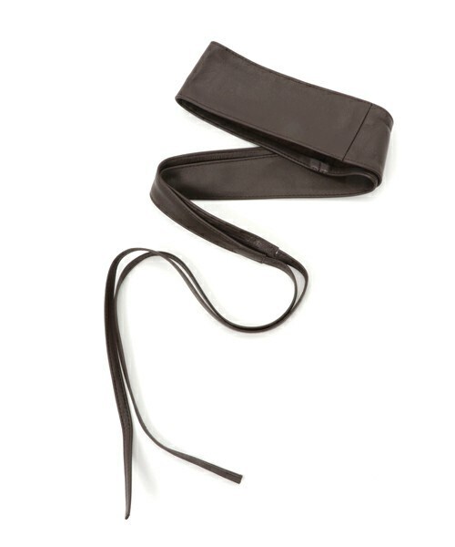 archives（アルシーヴ）の「【本革仕様】細リボンベルト（ベルト・レディース・ブラック/ダークブラウン・MEDIUM）」の2枚目の写真