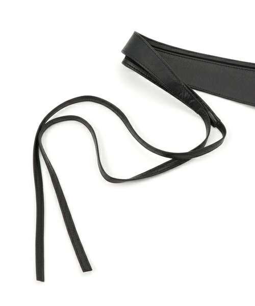 archives（アルシーヴ）の「【本革仕様】細リボンベルト（ベルト・レディース・ブラック/ダークブラウン・MEDIUM）」の4枚目の写真